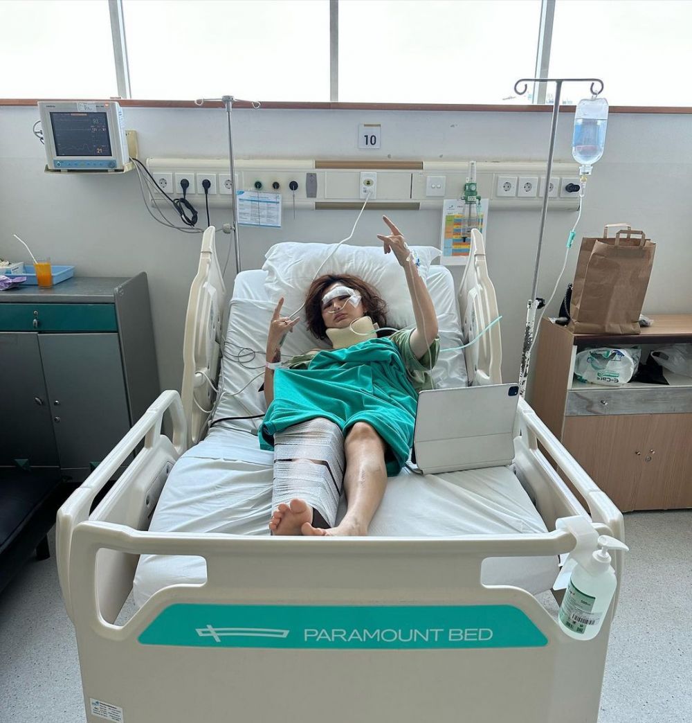 kondisi angela lee pasca kecelakaan di jalan semarang-yogyakarta © berbagai sumber