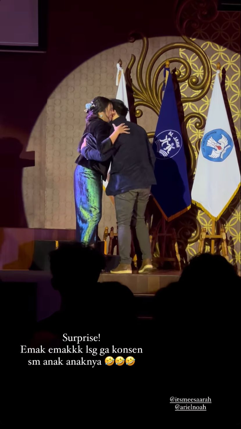 wisuda anak ariel noah berasa konser © berbagai sumber