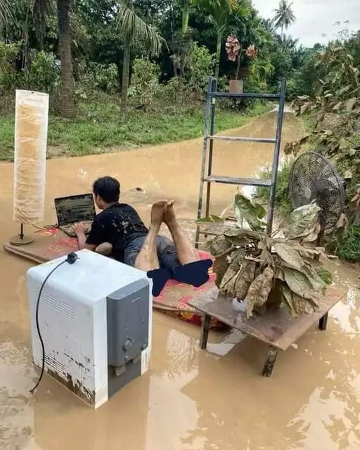 13 potret kocak penampakan benda asing © berbagai sumber