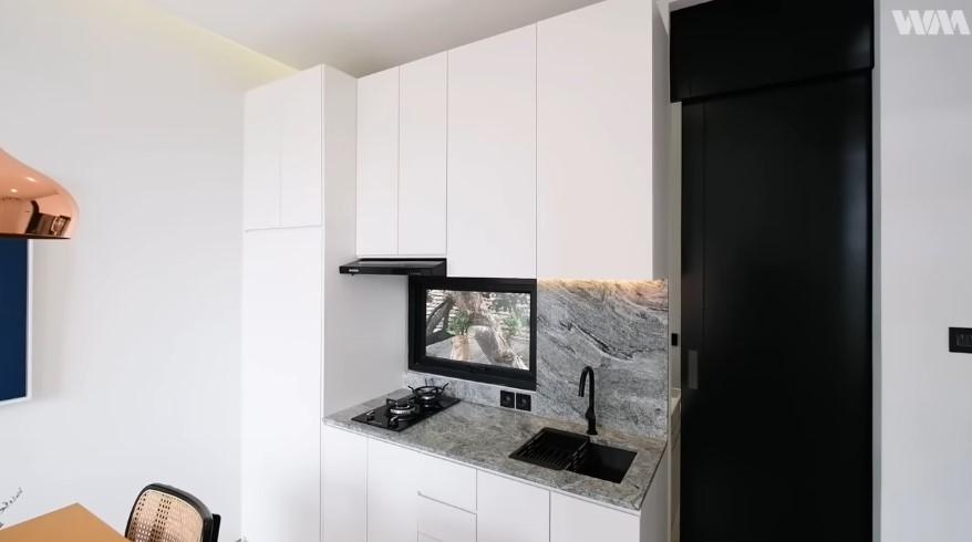 potret rumah mungil di tengah kota © YouTube potret rumah mungil di tengah kota © YouTube