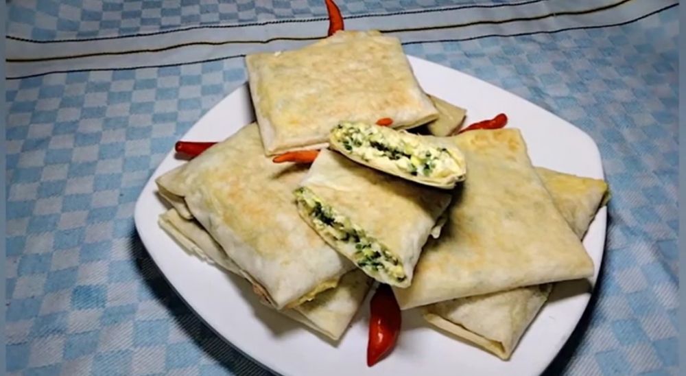 Trik goreng martabak telur mini agar tak menyerap banyak minyak dan kulitnya tidak mudah sobek