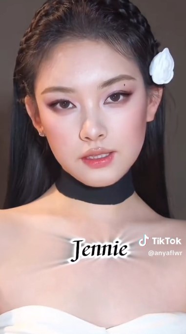 wanita recreate makeup BLACKPINK © TikTok wanita recreate makeup BLACKPINK © TikTok