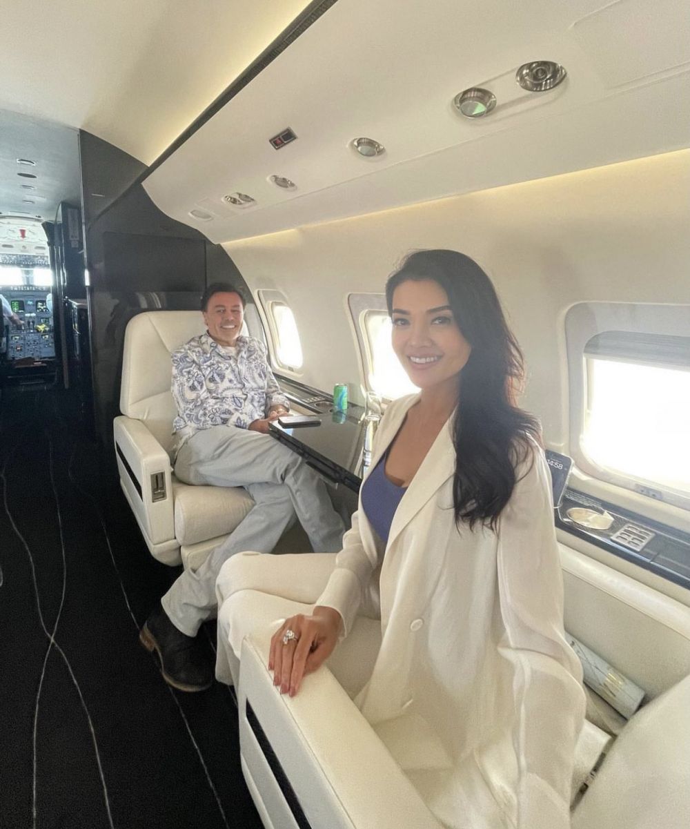 potret mesra farah quinn dan suami yang disebut mirip tony stark © berbagai sumber