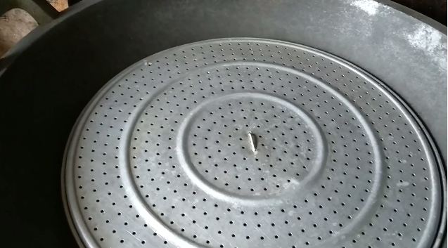 Bukan pakai microwave atau dimasukkan rice cooker, ini cara agar wafer melempem jadi renyah lagi