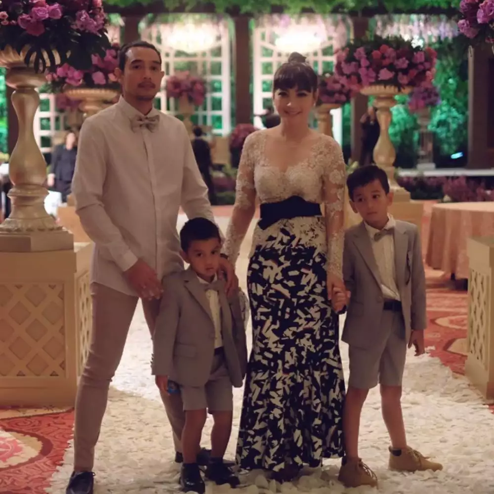 Casey Paquita adik Enzy Storia Istimewa