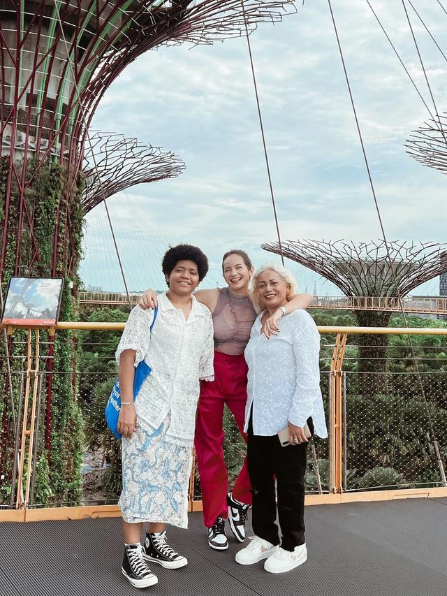 Casey Paquita adiknya Enzy Storia Istimewa