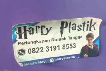 Potret kocak tulisan di brand kw Berbagai sumber