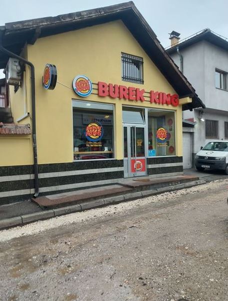 Potret kocak tulisan di brand kw Berbagai sumber