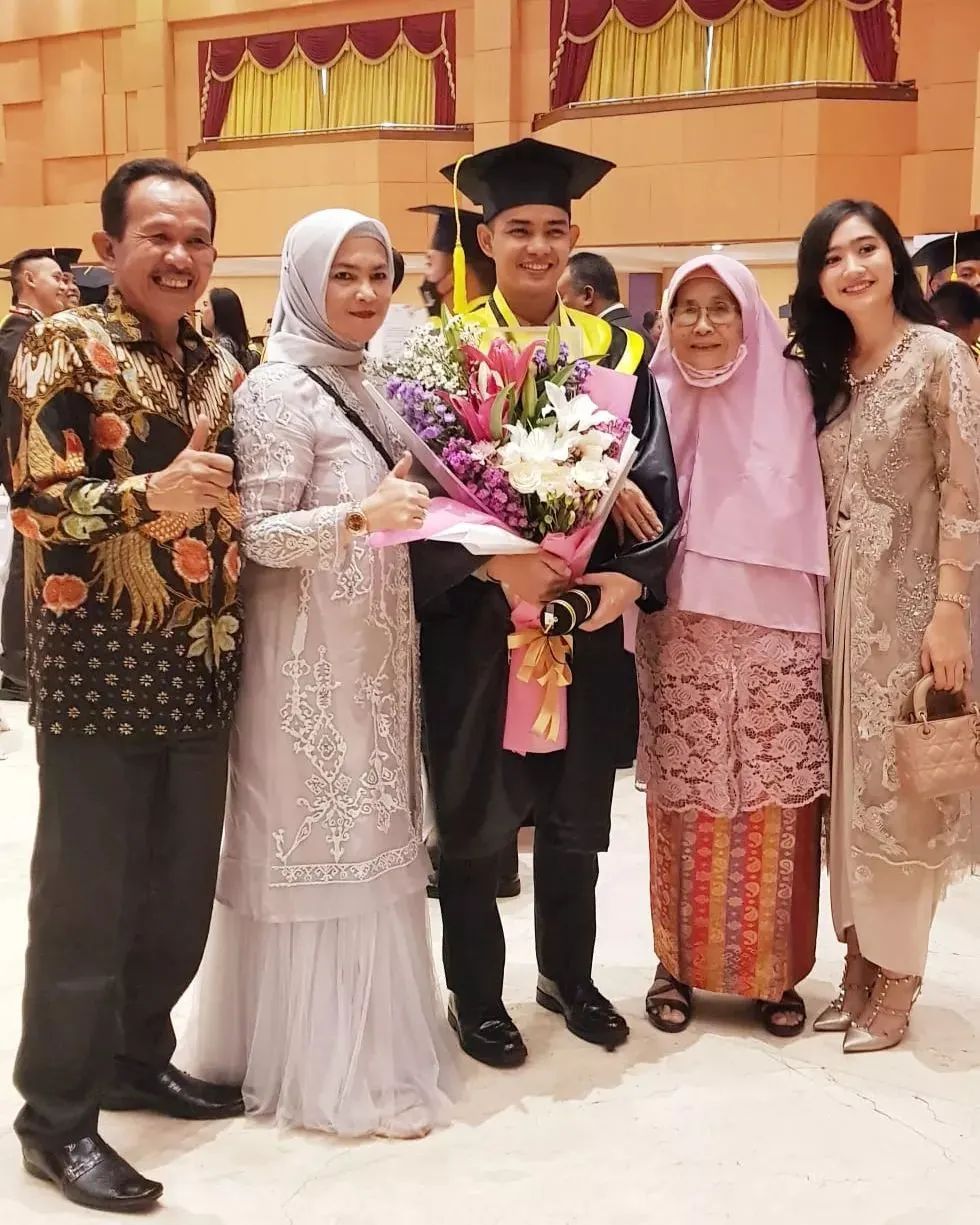 febby dan kekasih © berbagai sumber