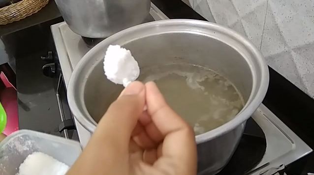 Trik mengolah ceker ayam agar lebih gurih dan terbebas dari lendir cuma pakai 1 bahan dapur