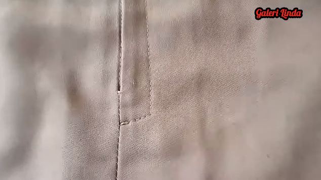 Bukan pakai minyak goreng dan putih telur, ini trik hilangkan noda permen karet di pakaian