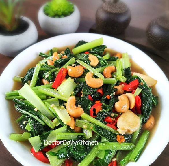 11 Resep cah sawi hijau, lezat, praktis, dan nggak bikin bosen