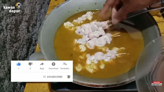 Trik mudah bikin sate kulit ayam yang renyah, nggak bau amis, dan antialot saat dimakan