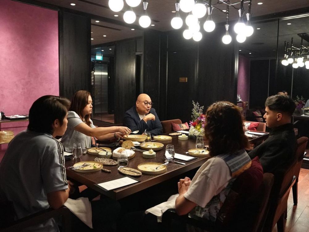 aksi kocak el rumi di perayaan ulang tahun ke-24 © berbagai sumber aksi kocak el rumi di perayaan ulang tahun ke-24 © berbagai sumber