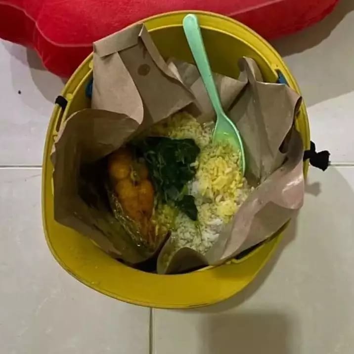 Potret kocak hidup hemat ala anak kos © berbagai sumber