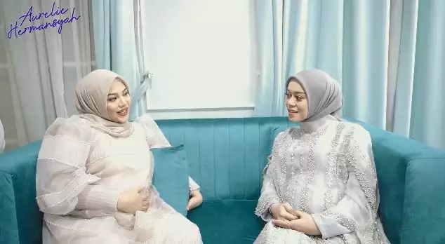 potret kompak lesty kejora dan aurel hermansyah © berbagai sumber