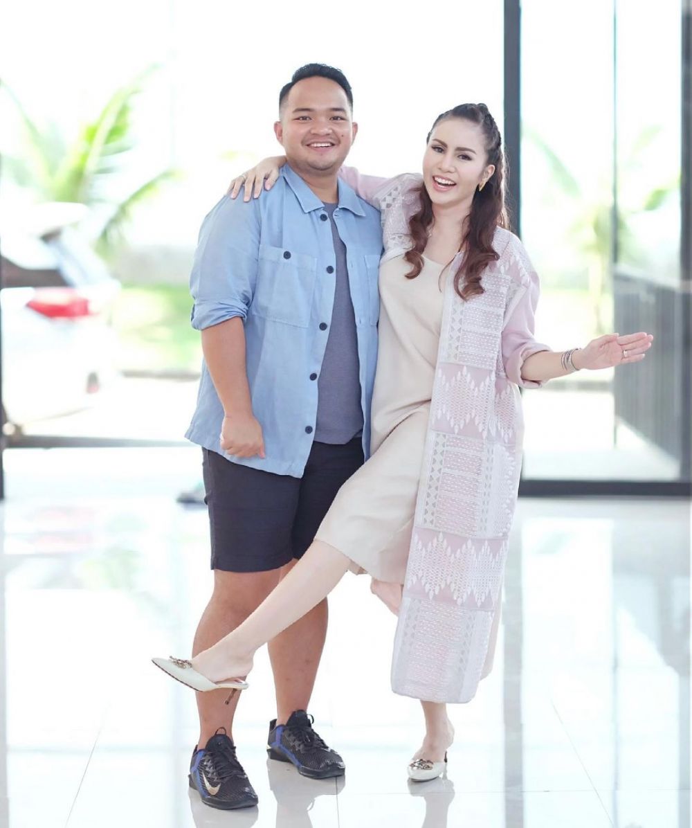 penyanyi ini dulu dihujat karena giginya jelek © 2023 brilio.net penyanyi ini dulu dihujat karena giginya jelek © 2023 brilio.net