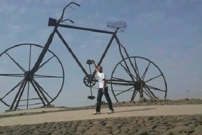 potret kocak benda milik raksasa Berbagai sumber