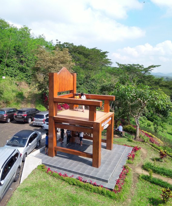 potret kocak benda milik raksasa Berbagai sumber