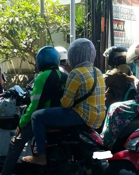 Potret kocak momen orang beli bensin Berbagai sumber