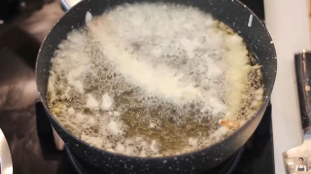Cukup tambah 3 bahan sederhana, ini cara membuat tempura udang yang renyah ala Marugame Udon