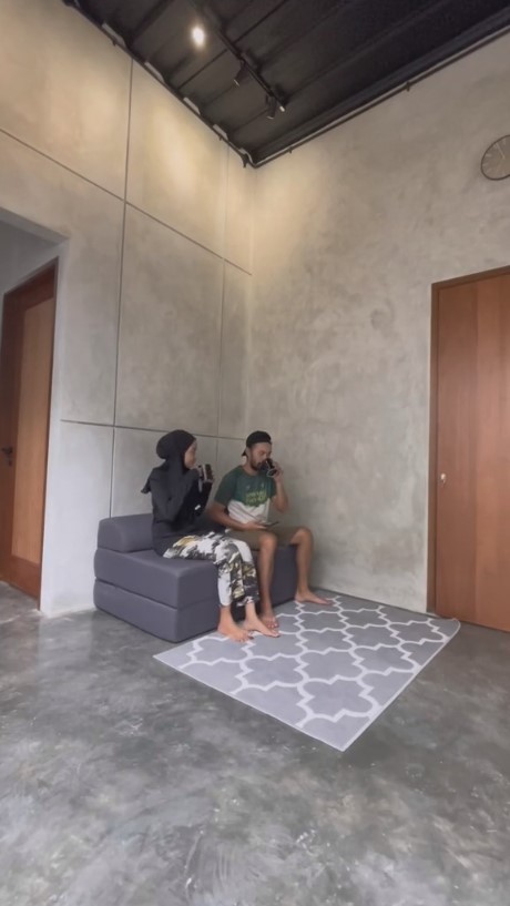 rumah low budget konsep industrial © TikTok/@dinriani