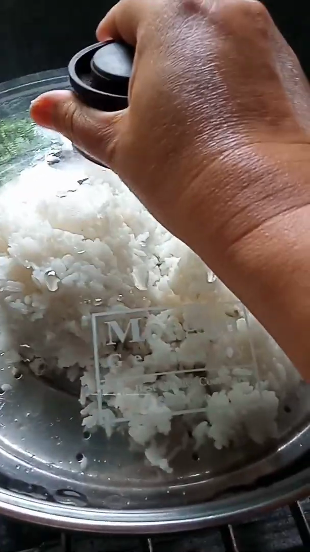 Bukan ditambah air, ini trik mengolah nasi sisa kemarin agar pulen dan bisa dimakan lagi