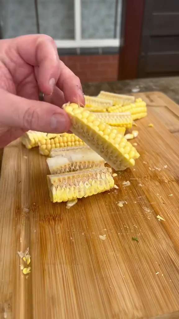 Tanpa pakai oven dan airfryer, ini cara praktis bikin corn ribs agar renyah dan bumbu meresap sempurna