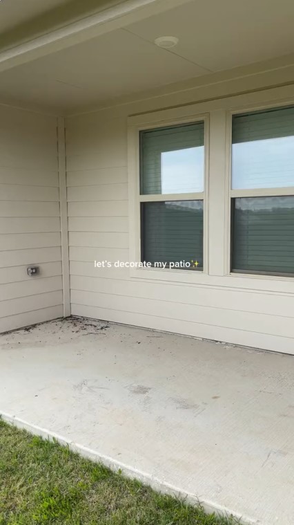 Taman kosong dalam rumah dimakeover © TikTok