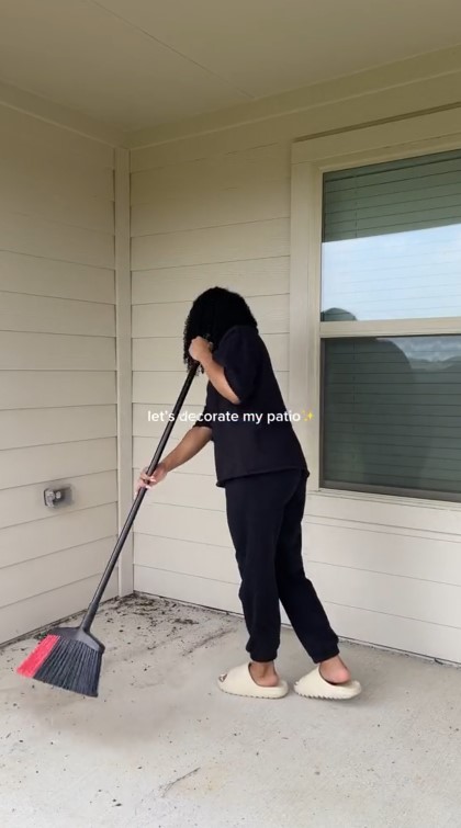 Taman kosong dalam rumah dimakeover © TikTok