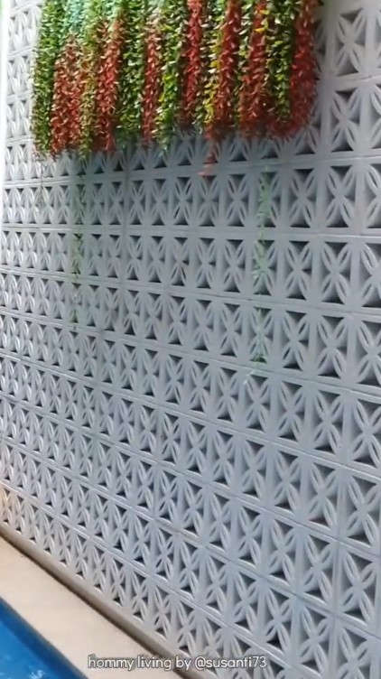 Taman kosong jadi kolam renang © TikTok