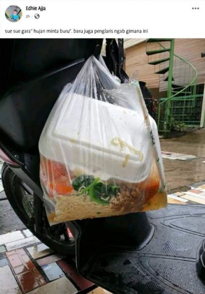 driver ojek online saat antar pesanan Berbagai sumber driver ojek online saat antar pesanan Berbagai sumber