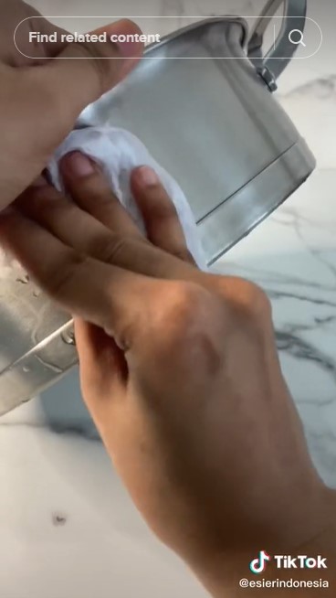 Trik atasi panci kusam walaupun sudah dicuci, cuma pakai 2 bahan dapur