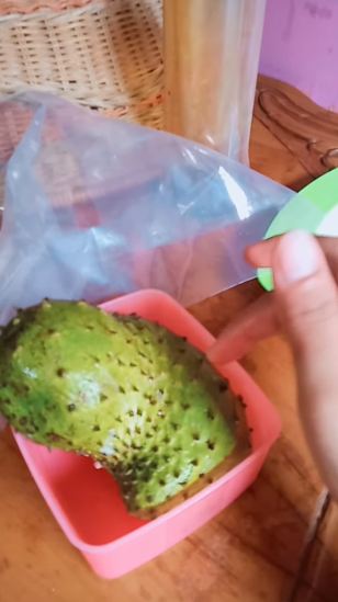 Trik menyimpan sirsak yang sudah dikupas agar tetap segar, enak, dan bertahan hingga berminggu-minggu