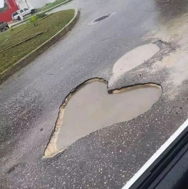 Potret kocak bentuk jalanan Berbagai sumber Potret kocak bentuk jalanan Berbagai sumber