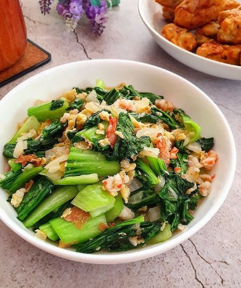 13 Resep tumis sawi hijau saus tiram, gurih, lezat, dan menggugah selera