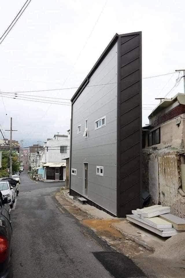 rumah tipis segitiga antimainstream © Facebook/Fillipino House Design