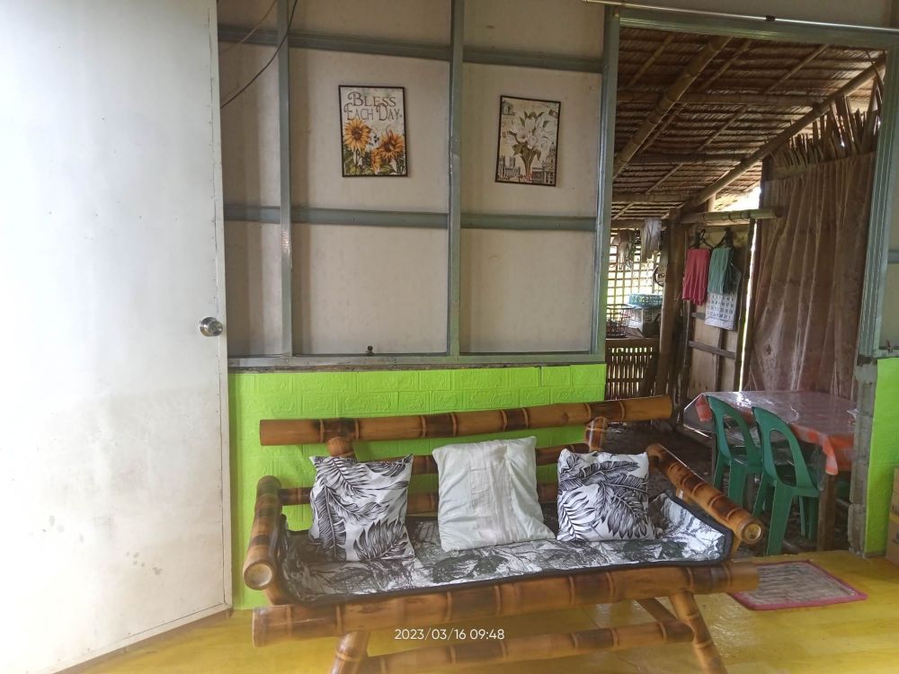 rumah tanpa teras sederhana tapi apik © Facebook/Home Design Pictures rumah tanpa teras sederhana tapi apik © Facebook/Home Design Pictures