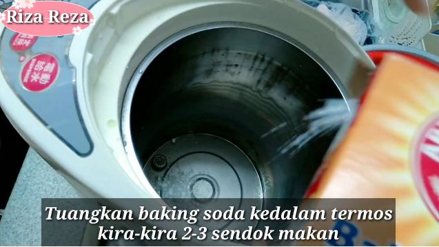 Cara praktis membersihkan kerak di termos listrik, kinclong cuma pakai 2 bahan dapur
