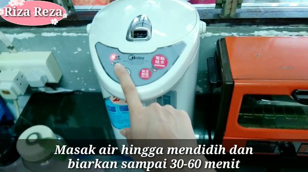 Cara praktis membersihkan kerak di termos listrik, kinclong cuma pakai 2 bahan dapur