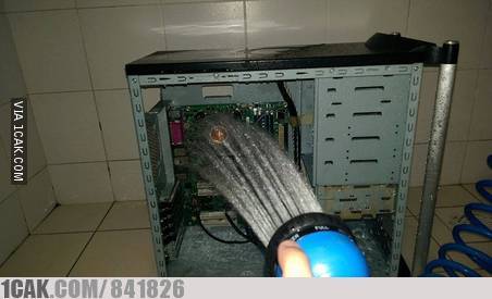 orang saat mencuci barang © berbagai sumber