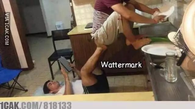 orang saat mencuci barang © berbagai sumber