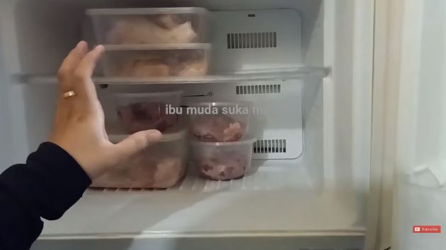 Cuma tambah 1 bahan dapur, ini trik simpan daging ayam agar tidak bau maupun basi hingga 6 bulan