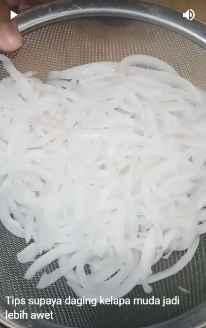 Jangan langsung disimpan, begini cara mengawetkan daging kelapa muda agar tahan lama hingga 1 minggu