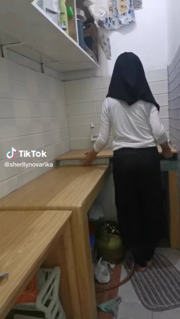 makeover dapur sempit mungil © TikTok