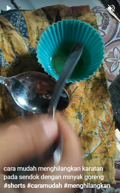 Tanpa direndam cuka dan baking soda, ini cara menghilangkan karat pada sendok pakai 1 bahan dapur