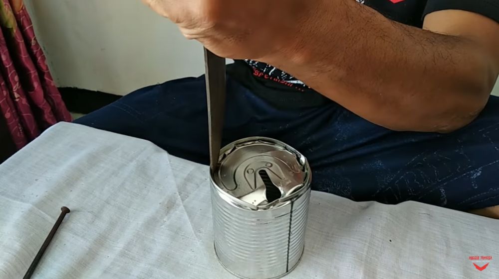 Bermodal kaleng bekas, ini cara membuat cetakan cendol menggunakan 3 alat sederhana