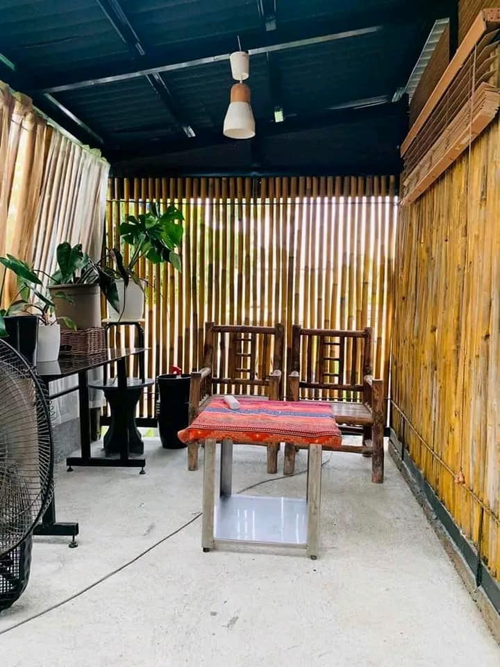 rumah bambu bernuansa tropis © Facebook