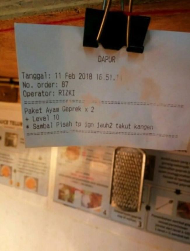 Potret kocak nama menu nyeleneh di nota Berbagai sumber