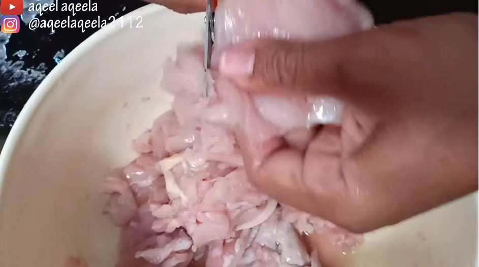 Tanpa chopper atau blender, ini trik praktis menghaluskan daging ayam